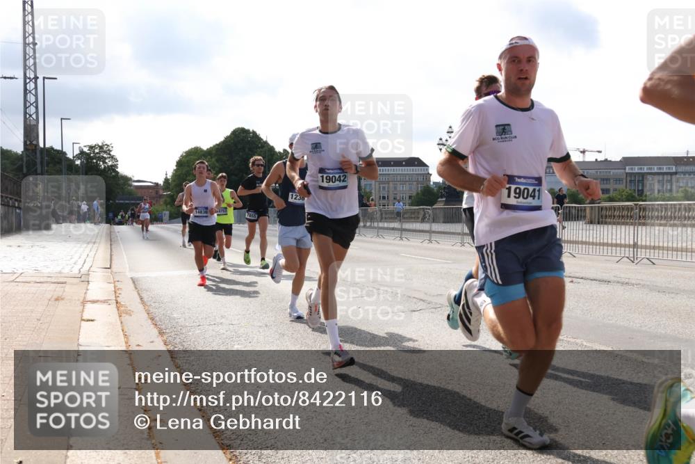 29.06.2025 - hella hamburg halbmarathon Lena Gebhardt http://msf.ph/oto/8422116 29.06.2025 09:42:37 Lombardsbrücke 14836, 4753, 7855, 1236, 19042, 19041, 2618, 5612, 7331, 7855, 9269, 10468, 11078, 11228, 12360, 13872, 13913, 14113, 14753, 14836, 15253, 16615, 17614, 18569, 18740, 19041, 19042, 19050, 19076, 19078 meine-sportfotos.de