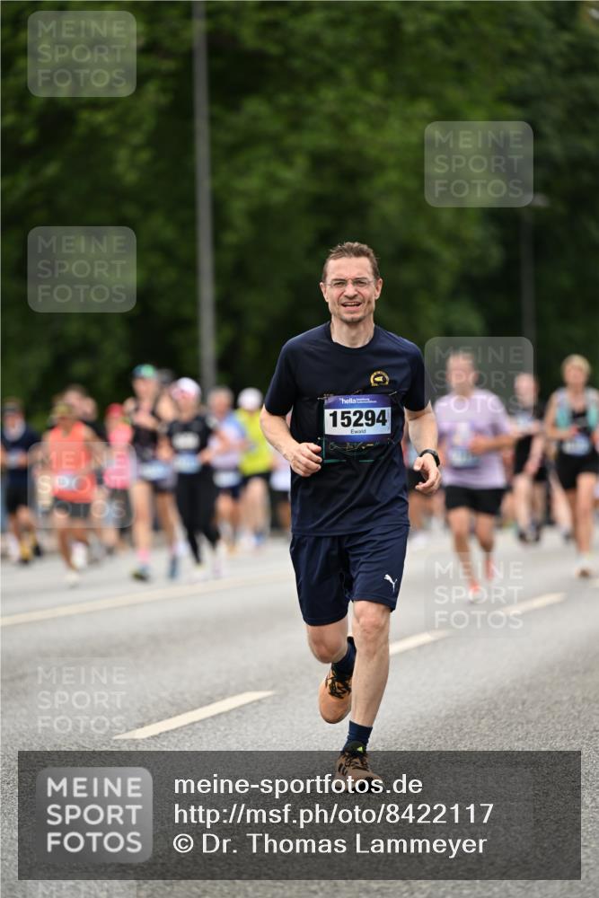 29.06.2025 - hella hamburg halbmarathon Dr. Thomas Lammeyer http://msf.ph/oto/8422117 29.06.2025 10:48:01 Kennedybrücke 1788, 1816, 1878, 2103, 2158, 2343, 2361, 3518, 4302, 5214, 5265, 5370, 5649, 5720, 6012, 6096, 7205, 7461, 7872, 8135, 8991, 9704, 9831, 9976, 10083, 10200, 10202, 11279 meine-sportfotos.de
