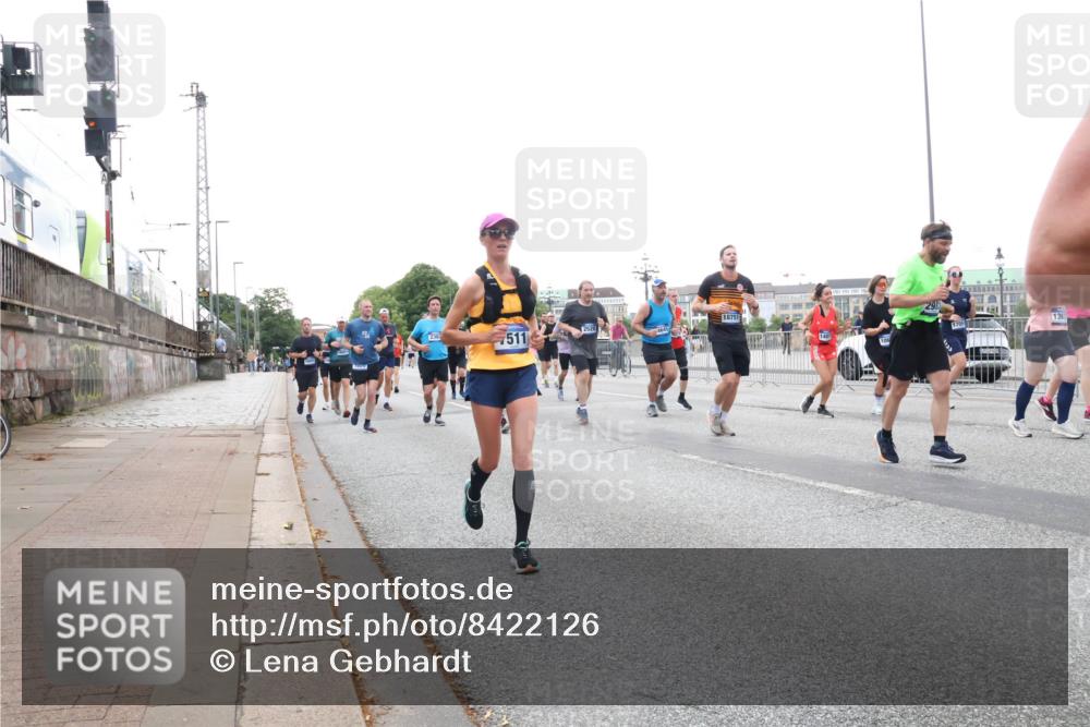 29.06.2025 - hella hamburg halbmarathon Lena Gebhardt http://msf.ph/oto/8422126 29.06.2025 10:52:45 Lombardsbrücke 511, 2528, 18751, 1369, 1826, 2146, 2362, 2420, 2528, 2701, 2983, 2988, 3140, 3227, 3645, 3787, 4591, 4729, 4815, 5360, 6135, 6386, 6671, 7032, 7511, 7690, 7735, 7737, 7812, 8641, 9068, 9070, 9103, 9545, 9731, 10055, 10080, 10296, 10392, 10417, 10568, 10600, 10634, 10879, 10884, 10928, 10981, 11084, 11297, 11520, 11524, 11736, 11899, 11919, 11974, 12127, 12128, 12546, 12558, 12994, 14009, 14765, 14807, 14977, 14979 meine-sportfotos.de