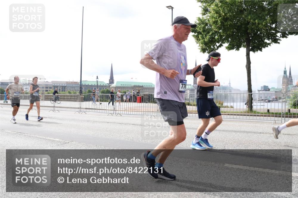 29.06.2025 - hella hamburg halbmarathon Lena Gebhardt http://msf.ph/oto/8422131 29.06.2025 10:27:52 Lombardsbrücke 10412, 10413, 776, 1779, 1148, 2080, 3389, 4372, 5177, 5285, 5369, 5847, 6214, 6632, 7497, 7764, 7978, 8085, 8215, 9567, 9688, 10158, 10412, 10413, 11256, 11692, 11739, 12500, 12780, 12823, 12842, 13043, 13568, 13678, 13860, 14155, 14206, 15123, 15607, 15608, 16569, 16804, 16838, 17427, 17791, 18012, 18301, 18626, 18766 meine-sportfotos.de