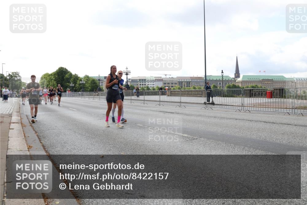 29.06.2025 - hella hamburg halbmarathon Lena Gebhardt http://msf.ph/oto/8422157 29.06.2025 10:05:56 Lombardsbrücke 6068, 3929, 1229, 1448, 1830, 1842, 1936, 2471, 2540, 2624, 3062, 3461, 3929, 4169, 4542, 4782, 5762, 6014, 7138, 7741, 8051, 8316, 8894, 8909, 9339, 9361, 9477, 9736, 9737, 9738, 9917, 10343, 10781, 10791, 10998, 11873, 11958, 13042, 13054, 13481, 14369, 14465, 14642, 14987, 15229, 15766, 15772, 16441, 16546, 16687, 17239, 17731, 17740, 17746, 17885, 18768, 18857, 18966, 18973, 19248 meine-sportfotos.de