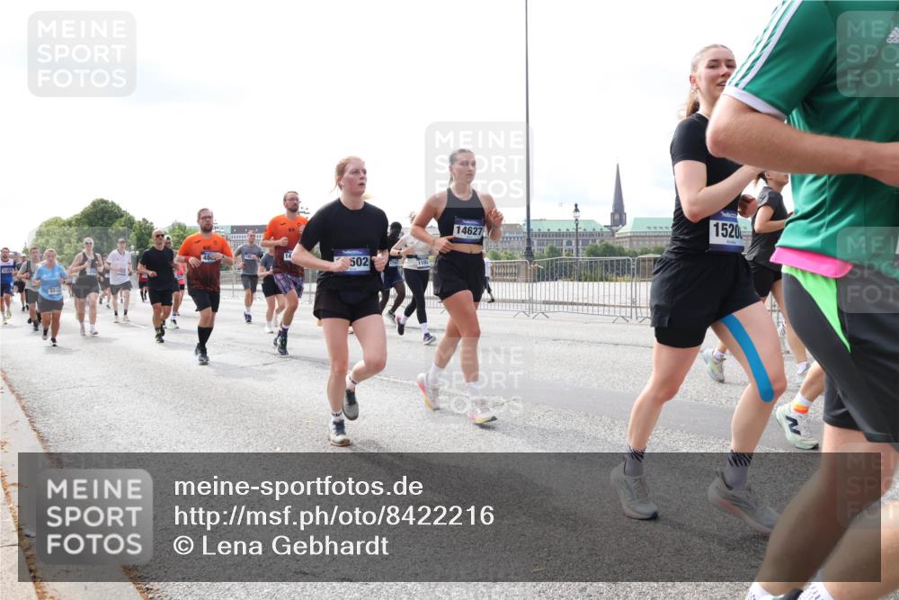 29.06.2025 - hella hamburg halbmarathon Lena Gebhardt http://msf.ph/oto/8422216 29.06.2025 10:18:42 Lombardsbrücke 5910, 142, 502, 1102, 14627, 1520, 1234, 1349, 1521, 1820, 2087, 2096, 2335, 2703, 2781, 2821, 3026, 3202, 3321, 3482, 3529, 3591, 3592, 3631, 4123, 4383, 4710, 4718, 4738, 4802, 4845, 5049, 5264, 5266, 5834, 5909, 5910, 6332, 6413, 6533, 7051, 7121, 7160, 7214, 7252, 7454, 8341, 8665, 8780, 9222, 9270, 9272, 9276, 9505, 9549, 9586, 9658, 9748, 9834, 10037, 10172, 10467, 10502, 10659, 10687, 10816, 12541, 12548, 12552, 12703, 13341 meine-sportfotos.de