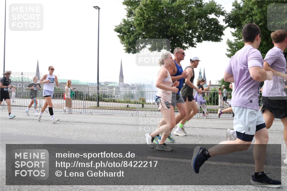 29.06.2025 - hella hamburg halbmarathon Lena Gebhardt http://msf.ph/oto/8422217 29.06.2025 10:42:59 Lombardsbrücke 17609, 15472, 1149, 1467, 1656, 1788, 1964, 1994, 2103, 2158, 2267, 2361, 2401, 2450, 2509, 2538, 2580, 2940, 2941, 2971, 3074, 3283, 3378, 3518, 3638, 3764, 3874, 4092, 4105, 4177, 4302, 4334, 4385, 4680, 4778, 5067, 5268, 5417, 5610, 5755, 5967, 6120, 6764, 7043, 7461, 7513, 7872, 8161, 8184, 8435, 8529, 8795, 8991, 9072, 9304, 9378, 9644, 9976, 10008, 10180, 10454, 10697, 11142, 11710, 12151, 12441, 13049, 13241 meine-sportfotos.de