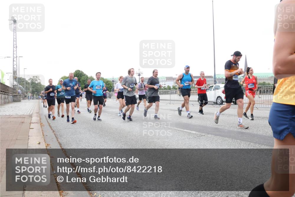 29.06.2025 - hella hamburg halbmarathon Lena Gebhardt http://msf.ph/oto/8422218 29.06.2025 10:52:46 Lombardsbrücke 16053, 1826, 2362, 9100, 45867, 1875, 14897, 1369, 1826, 2146, 2291, 2362, 2420, 2528, 2701, 2983, 2988, 3140, 3227, 3645, 3787, 4591, 4729, 4815, 5360, 6135, 6521, 6671, 7032, 7511, 7681, 7735, 7737, 7812, 8641, 9068, 9070, 9103, 9545, 9731, 10055, 10080, 10296, 10392, 10417, 10568, 10600, 10634, 10879, 10884, 10928, 10981, 11084, 11297, 11520, 11524, 11736, 11919, 12127, 12128, 12546, 12558, 12994, 14009, 14765, 14807, 14977, 14979 meine-sportfotos.de
