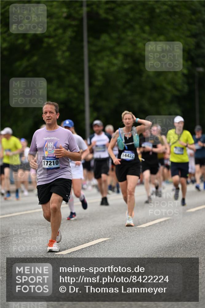 29.06.2025 - hella hamburg halbmarathon Dr. Thomas Lammeyer http://msf.ph/oto/8422224 29.06.2025 10:48:06 Kennedybrücke 1816, 1878, 2158, 2343, 2361, 5001, 5192, 5201, 5214, 5370, 5649, 5720, 6012, 6096, 6931, 7197, 7205, 7461, 8135, 8504, 9704, 9831, 9976, 10083, 10200, 10202, 11279 meine-sportfotos.de