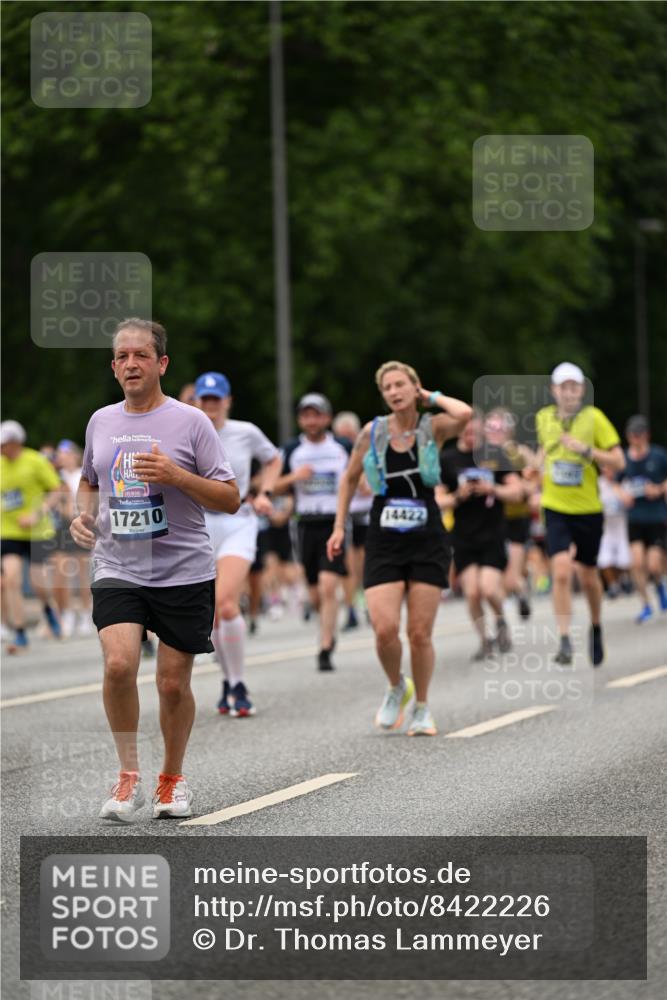 29.06.2025 - hella hamburg halbmarathon Dr. Thomas Lammeyer http://msf.ph/oto/8422226 29.06.2025 10:48:06 Kennedybrücke 1816, 1878, 2158, 2343, 2361, 5001, 5192, 5201, 5214, 5370, 5649, 5720, 6012, 6096, 6931, 7197, 7205, 7461, 8135, 8504, 9704, 9831, 9976, 10083, 10200, 10202, 11279 meine-sportfotos.de