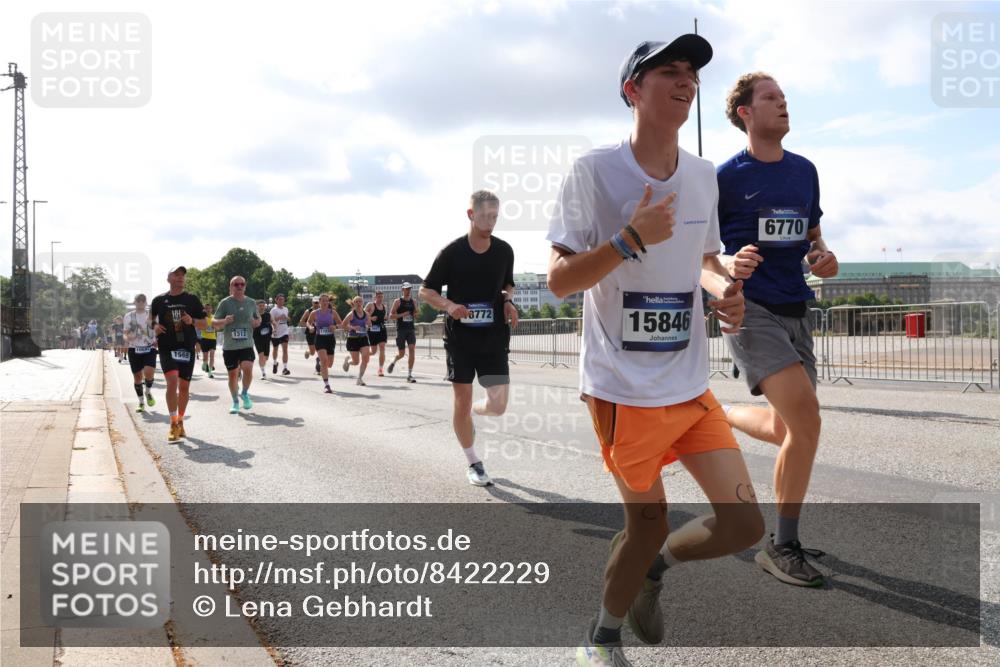 29.06.2025 - hella hamburg halbmarathon Lena Gebhardt http://msf.ph/oto/8422229 29.06.2025 09:51:55 Lombardsbrücke 1569, 1312, 8772, 17010, 6770, 15846, 088035, 88889, 1057, 1312, 1353, 1520, 1569, 1570, 1604, 1763, 1903, 1920, 2653, 2880, 2972, 3437, 3697, 4297, 4634, 4759, 4843, 4865, 4991, 4999, 5014, 5047, 5129, 5231, 5336, 5375, 5410, 5690, 5987, 6373, 6490, 6700, 6705, 6711, 6770, 7092, 7105, 7185, 7363, 7710, 8074, 8346, 8359, 8564, 8871, 8900, 9114, 9358, 9364, 9547, 9659, 10319, 10375, 10480, 10669, 10691, 10934, 10978, 11021, 11417, 11714, 11821, 11959, 12438, 12623, 12711 meine-sportfotos.de