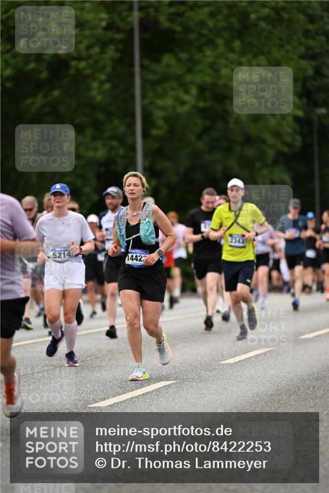 29.06.2025 - hella hamburg halbmarathon Dr. Thomas Lammeyer http://msf.ph/oto/8422253 29.06.2025 10:48:07 Kennedybrücke 1816, 1878, 2158, 2343, 2361, 3597, 4636, 5001, 5192, 5201, 5214, 5370, 5649, 5720, 6012, 6096, 6931, 7197, 7205, 7461, 8135, 8504, 9704, 9831, 9976, 10083, 10200, 10202, 11279 meine-sportfotos.de