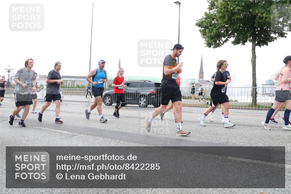29.06.2025 - hella hamburg halbmarathon Lena Gebhardt http://msf.ph/oto/8422285 29.06.2025 10:52:47 Lombardsbrücke 9102, 1864, 13, 1875, 106, 1369, 1826, 2146, 2291, 2362, 2420, 2528, 2701, 2983, 2988, 3140, 3227, 3645, 3787, 4591, 4729, 5360, 6135, 6521, 6671, 7032, 7511, 7681, 7735, 7737, 7812, 8641, 9068, 9070, 9103, 9545, 9731, 10055, 10080, 10296, 10392, 10417, 10568, 10600, 10879, 10928, 10981, 11084, 11297, 11520, 11524, 11919, 12127, 12128, 12546, 12558, 12994, 14009, 14765, 14807, 14977, 14979 meine-sportfotos.de