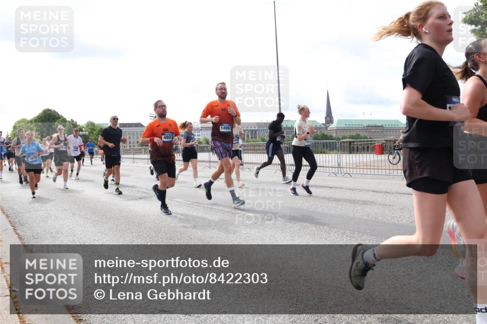 29.06.2025 - hella hamburg halbmarathon Lena Gebhardt http://msf.ph/oto/8422303 29.06.2025 10:18:43 Lombardsbrücke 476, 5910, 4802, 14967, 1234, 1349, 1521, 1820, 2096, 2335, 2703, 2781, 2821, 3026, 3202, 3321, 3482, 3529, 3591, 3592, 3631, 4123, 4383, 4710, 4718, 4738, 4802, 4845, 5049, 5264, 5266, 5834, 5909, 5910, 6332, 6413, 6533, 7051, 7121, 7160, 7214, 7252, 7454, 8341, 8665, 8780, 9222, 9270, 9272, 9276, 9505, 9549, 9586, 9658, 9748, 9834, 10037, 10172, 10467, 10502, 10659, 10687, 10816, 12541, 12548, 12552, 12703, 13341 meine-sportfotos.de