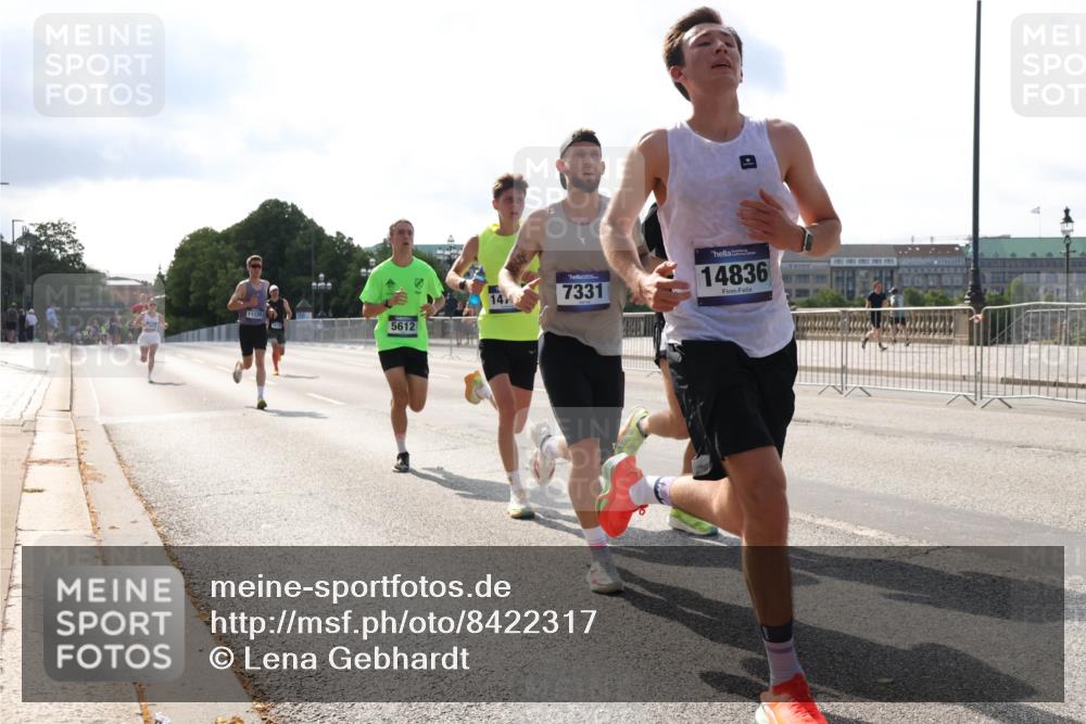 29.06.2025 - hella hamburg halbmarathon Lena Gebhardt http://msf.ph/oto/8422317 29.06.2025 09:42:39 Lombardsbrücke 11220, 5612, 14, 7331, 14836, 2618, 5612, 7331, 7855, 9269, 10468, 11078, 11228, 12360, 13346, 13872, 13913, 14113, 14753, 14836, 15253, 16615, 17614, 18569, 18740, 19041, 19042, 19050, 19076, 19078 meine-sportfotos.de