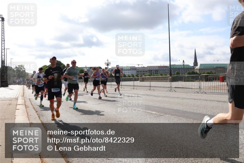 29.06.2025 - hella hamburg halbmarathon Lena Gebhardt http://msf.ph/oto/8422329 29.06.2025 09:51:56 Lombardsbrücke 10691, 1569, 312, 170114228, 14226, 1057, 1312, 1353, 1520, 1569, 1570, 1604, 1631, 1763, 1903, 1920, 2653, 2880, 2972, 3437, 3697, 4297, 4634, 4759, 4843, 4865, 4991, 4999, 5014, 5047, 5129, 5231, 5336, 5375, 5410, 5690, 5987, 6373, 6490, 6700, 6705, 6711, 6770, 7092, 7105, 7185, 7363, 7710, 8074, 8346, 8359, 8564, 8871, 8900, 9114, 9358, 9364, 9547, 9659, 10319, 10375, 10480, 10669, 10691, 10934, 10978, 11021, 11417, 11714, 11821, 12438, 12623, 12711 meine-sportfotos.de