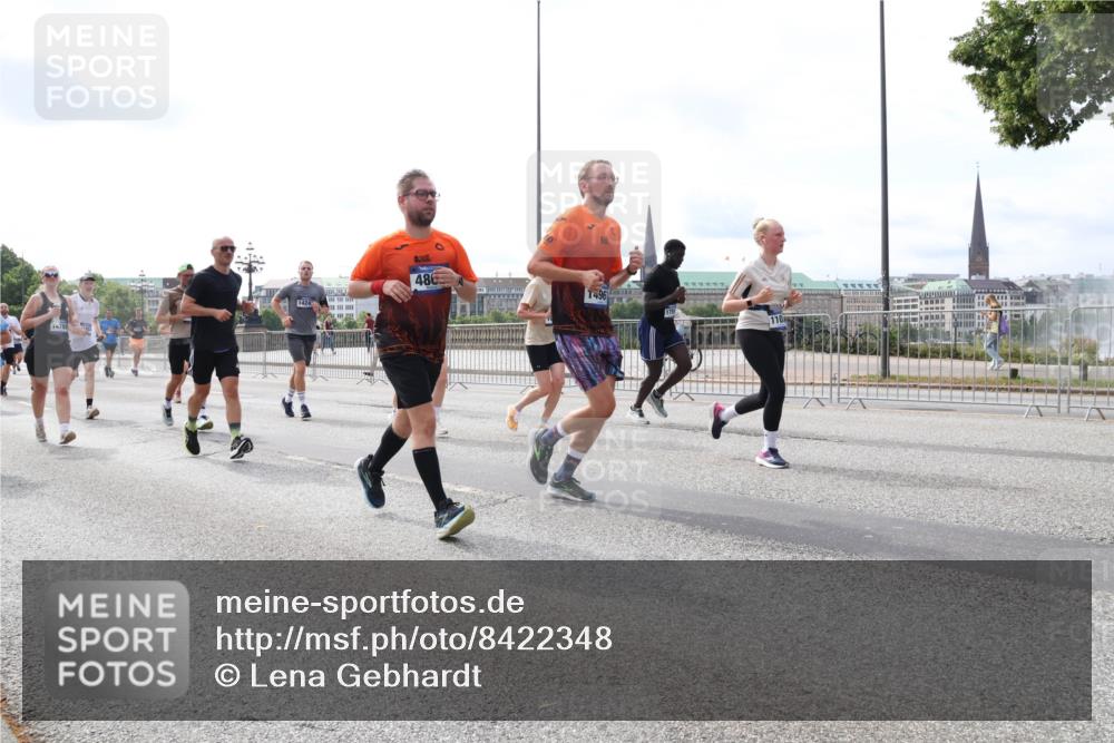29.06.2025 - hella hamburg halbmarathon Lena Gebhardt http://msf.ph/oto/8422348 29.06.2025 10:18:44 Lombardsbrücke 1424, 480, 1496, 1234, 1349, 1521, 1820, 2096, 2335, 2703, 2781, 2821, 3026, 3202, 3482, 3529, 3591, 3592, 3631, 4123, 4383, 4710, 4718, 4738, 4802, 4845, 5049, 5264, 5266, 5834, 5909, 5910, 6194, 6332, 6413, 6533, 6736, 7051, 7121, 7160, 7214, 7252, 7454, 8341, 8665, 8780, 9222, 9270, 9272, 9276, 9505, 9549, 9586, 9658, 9748, 9834, 10037, 10172, 10467, 10502, 10659, 10687, 10816, 12541, 12548, 12552, 12703, 13341 meine-sportfotos.de
