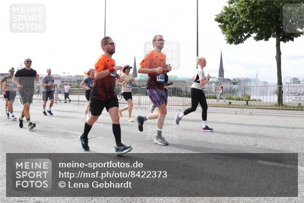29.06.2025 - hella hamburg halbmarathon Lena Gebhardt http://msf.ph/oto/8422373 29.06.2025 10:18:44 Lombardsbrücke 86, 15138, 30, 10856, 14961, 1234, 1349, 1521, 1820, 2096, 2335, 2703, 2781, 2821, 3026, 3202, 3482, 3529, 3591, 3592, 3631, 4123, 4383, 4710, 4718, 4738, 4802, 4845, 5049, 5264, 5266, 5834, 5909, 5910, 6194, 6332, 6413, 6533, 6736, 7051, 7121, 7160, 7214, 7252, 7454, 8341, 8665, 8780, 9222, 9270, 9272, 9276, 9505, 9549, 9586, 9658, 9748, 9834, 10037, 10172, 10467, 10502, 10659, 10687, 10816, 12541, 12548, 12552, 12703, 13341 meine-sportfotos.de