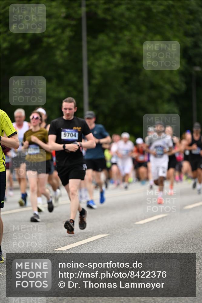 29.06.2025 - hella hamburg halbmarathon Dr. Thomas Lammeyer http://msf.ph/oto/8422376 29.06.2025 10:48:11 Kennedybrücke 1816, 2258, 2343, 2361, 3597, 4636, 4866, 5001, 5192, 5201, 5214, 5649, 5720, 5902, 5905, 6012, 6096, 6334, 6931, 7197, 7205, 8504, 9704, 10006, 10097, 10202, 11279 meine-sportfotos.de