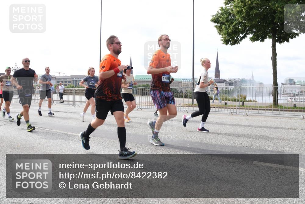 29.06.2025 - hella hamburg halbmarathon Lena Gebhardt http://msf.ph/oto/8422382 29.06.2025 10:18:44 Lombardsbrücke 8665, 1513, 1496, 1234, 1349, 1521, 1820, 2096, 2335, 2703, 2781, 2821, 3026, 3202, 3482, 3529, 3591, 3592, 3631, 4123, 4383, 4710, 4718, 4738, 4802, 4845, 5049, 5264, 5266, 5834, 5909, 5910, 6194, 6332, 6413, 6533, 6736, 7051, 7121, 7160, 7214, 7252, 7454, 8341, 8665, 8780, 9222, 9270, 9272, 9276, 9505, 9549, 9586, 9658, 9748, 9834, 10037, 10172, 10467, 10502, 10659, 10687, 10816, 12541, 12548, 12552, 12703, 13341 meine-sportfotos.de