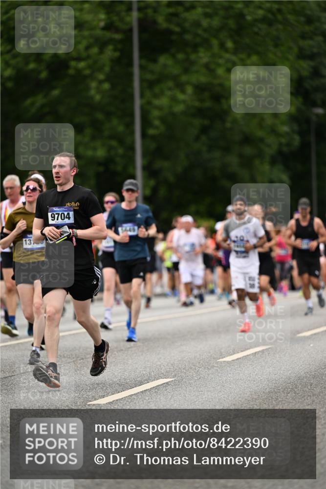 29.06.2025 - hella hamburg halbmarathon Dr. Thomas Lammeyer http://msf.ph/oto/8422390 29.06.2025 10:48:12 Kennedybrücke 1816, 2258, 2343, 2361, 3597, 4636, 4866, 5001, 5192, 5201, 5214, 5649, 5720, 5902, 5905, 6012, 6096, 6334, 6931, 7197, 7205, 8504, 9704, 10006, 10097, 10202, 10220, 11279 meine-sportfotos.de