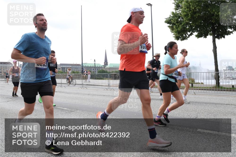 29.06.2025 - hella hamburg halbmarathon Lena Gebhardt http://msf.ph/oto/8422392 29.06.2025 10:43:00 Lombardsbrücke 203, 964, 1000, 7609, 1469, 1149, 1467, 1656, 1788, 1816, 1964, 1994, 2103, 2158, 2267, 2361, 2401, 2450, 2509, 2538, 2580, 2940, 2941, 2971, 3074, 3283, 3378, 3518, 3638, 3764, 3874, 4056, 4092, 4105, 4177, 4302, 4334, 4385, 4680, 4778, 5067, 5268, 5417, 5610, 5755, 5967, 6120, 6764, 7043, 7461, 7513, 7872, 8161, 8184, 8435, 8529, 8795, 8991, 9072, 9304, 9378, 9644, 9976, 10008, 10180, 10454, 10697, 11142, 11710, 12151, 12441, 13049, 13241 meine-sportfotos.de