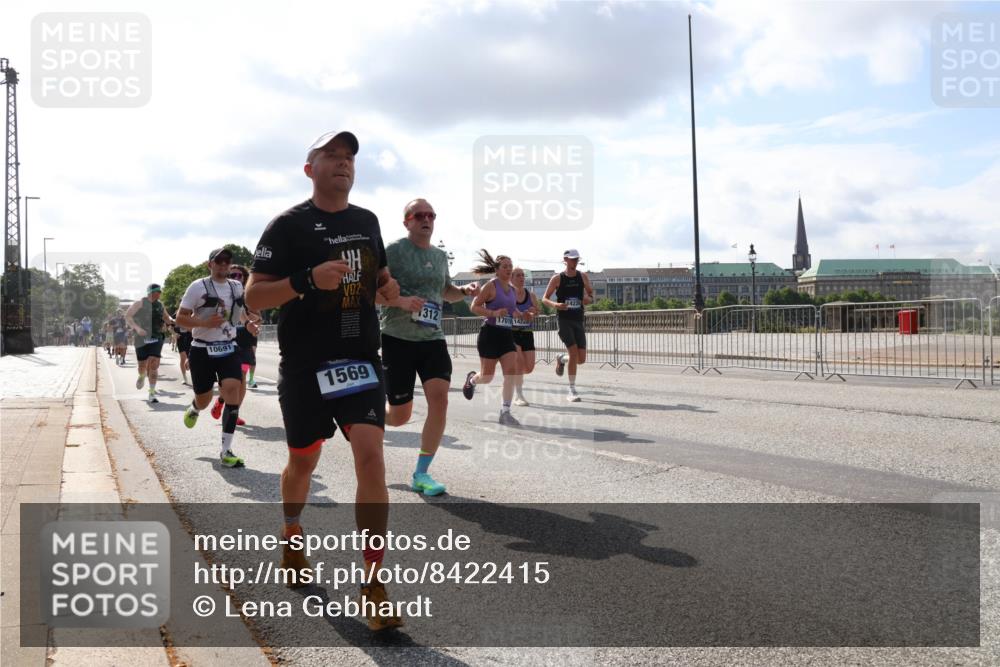 29.06.2025 - hella hamburg halbmarathon Lena Gebhardt http://msf.ph/oto/8422415 29.06.2025 09:51:57 Lombardsbrücke 10691, 2, 312, 14226, 1569, 1057, 1312, 1353, 1520, 1569, 1570, 1604, 1631, 1763, 1903, 1920, 2653, 2880, 3437, 3697, 4297, 4634, 4759, 4843, 4865, 4991, 5014, 5047, 5129, 5231, 5336, 5375, 5410, 5690, 5987, 6373, 6490, 6700, 6705, 6711, 6770, 7092, 7105, 7185, 7363, 7710, 8074, 8346, 8359, 8564, 8871, 8900, 9114, 9358, 9364, 9547, 9659, 10319, 10375, 10480, 10669, 10691, 10934, 10978, 11021, 11417, 11714, 11821, 12438, 12623, 12711 meine-sportfotos.de