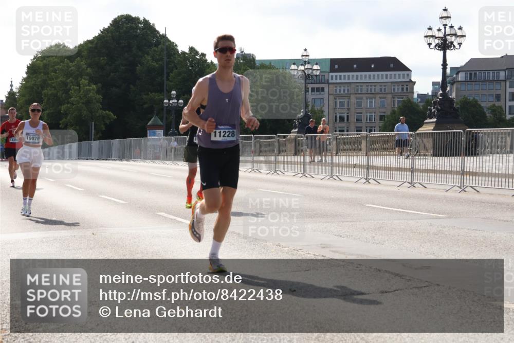 29.06.2025 - hella hamburg halbmarathon Lena Gebhardt http://msf.ph/oto/8422438 29.06.2025 09:42:40 Lombardsbrücke 13346, 19076, 11228, 2618, 5612, 7331, 7855, 9269, 10468, 11078, 11228, 12360, 13346, 13872, 13913, 14113, 14753, 14836, 15253, 16615, 17614, 18569, 18740, 19041, 19042, 19050, 19076, 19078 meine-sportfotos.de