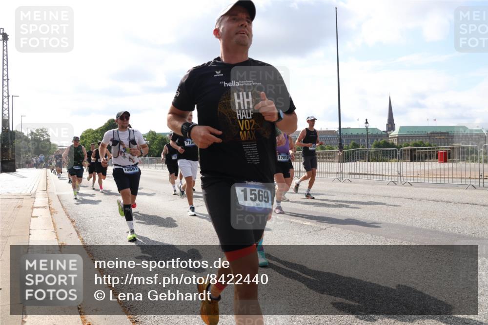 29.06.2025 - hella hamburg halbmarathon Lena Gebhardt http://msf.ph/oto/8422440 29.06.2025 09:51:57 Lombardsbrücke 10691, 7185, 25, 2, 17016, 1422, 1569, 1057, 1312, 1353, 1520, 1569, 1570, 1604, 1631, 1763, 1903, 1920, 2653, 2880, 3437, 3697, 4297, 4634, 4759, 4843, 4865, 4991, 5014, 5047, 5129, 5231, 5336, 5375, 5410, 5690, 5987, 6373, 6490, 6700, 6705, 6711, 6770, 7092, 7105, 7185, 7363, 7710, 8074, 8346, 8359, 8564, 8871, 8900, 9114, 9358, 9364, 9547, 9659, 10319, 10375, 10480, 10669, 10691, 10934, 10978, 11021, 11417, 11714, 11821, 12438, 12623, 12711 meine-sportfotos.de