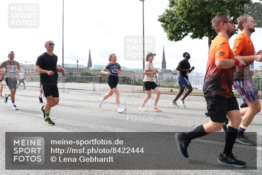29.06.2025 - hella hamburg halbmarathon Lena Gebhardt http://msf.ph/oto/8422444 29.06.2025 10:18:45 Lombardsbrücke 866, 15138, 30, 1234, 1349, 1521, 1820, 2096, 2335, 2703, 2781, 2821, 3026, 3105, 3202, 3529, 3591, 3592, 3631, 4123, 4383, 4710, 4718, 4802, 4845, 5049, 5264, 5266, 5323, 5834, 5909, 5910, 6194, 6332, 6413, 6533, 6736, 7051, 7121, 7160, 7214, 7252, 7454, 8341, 8665, 8780, 9222, 9270, 9272, 9276, 9505, 9549, 9586, 9658, 9748, 9757, 9834, 10037, 10172, 10467, 10502, 10659, 10687, 10816, 12541, 12548, 12552, 12703, 13341 meine-sportfotos.de
