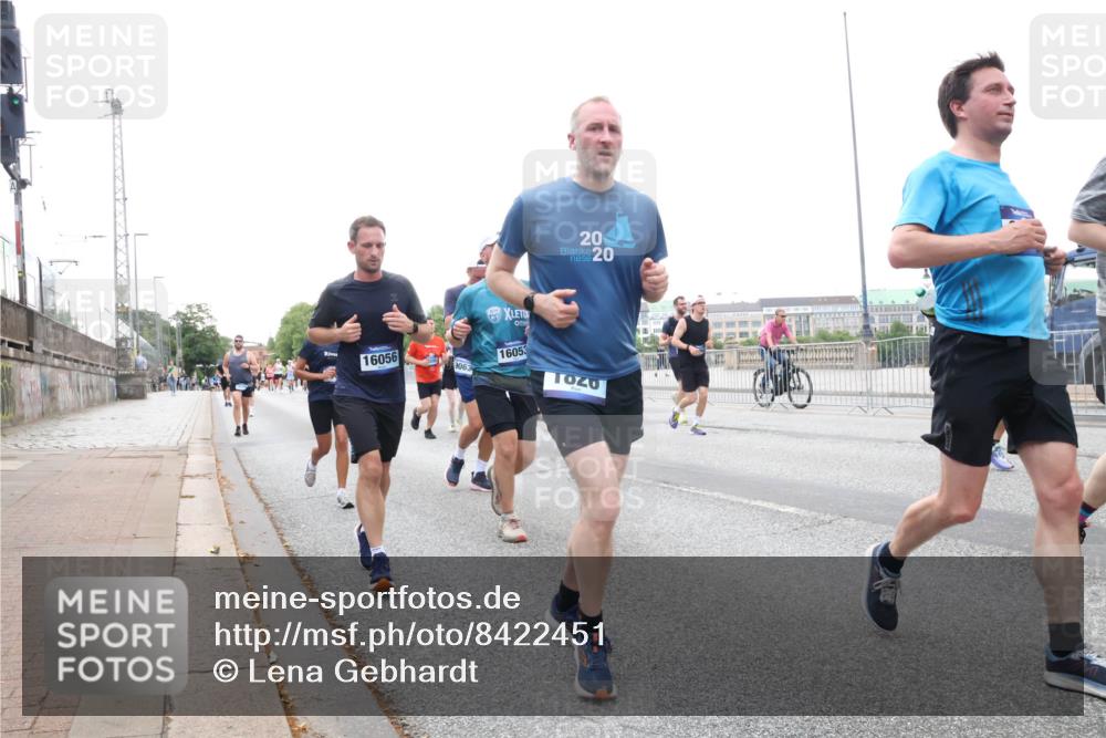 29.06.2025 - hella hamburg halbmarathon Lena Gebhardt http://msf.ph/oto/8422451 29.06.2025 10:52:49 Lombardsbrücke 16056, 9063, 16053, 20, 20, 1369, 1826, 2146, 2291, 2362, 2420, 2528, 2701, 2983, 2988, 3140, 3227, 3645, 3787, 4591, 4729, 5360, 6135, 6521, 6671, 7032, 7511, 7681, 7735, 7737, 7812, 8641, 9068, 9070, 9103, 9545, 9731, 10055, 10080, 10392, 10417, 10568, 10600, 10661, 10879, 10928, 10981, 11084, 11297, 11520, 11524, 11919, 12127, 12128, 12546, 12994, 13489, 14009, 14765, 14807, 14977, 14979, 16137 meine-sportfotos.de