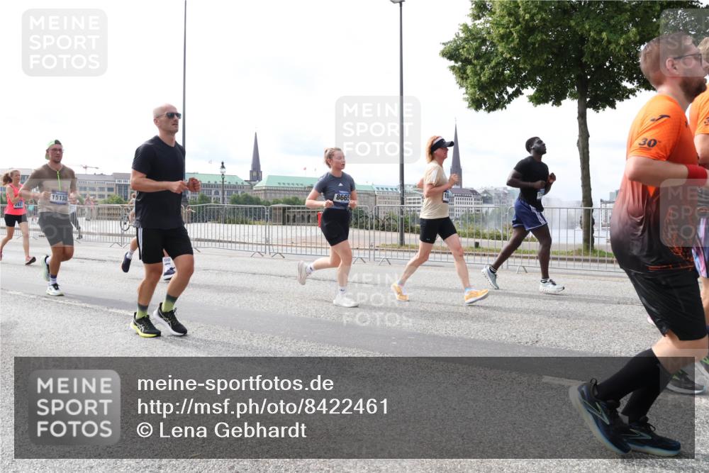 29.06.2025 - hella hamburg halbmarathon Lena Gebhardt http://msf.ph/oto/8422461 29.06.2025 10:18:45 Lombardsbrücke 15138, 2821, 86650, 30, 1234, 1349, 1521, 1820, 2096, 2335, 2703, 2781, 2821, 3026, 3105, 3202, 3529, 3591, 3592, 3631, 4123, 4383, 4710, 4718, 4802, 4845, 5049, 5264, 5266, 5323, 5834, 5909, 5910, 6194, 6332, 6413, 6533, 6736, 7051, 7121, 7160, 7214, 7252, 7454, 8341, 8665, 8780, 9222, 9270, 9272, 9276, 9505, 9549, 9586, 9658, 9748, 9757, 9834, 10037, 10172, 10467, 10502, 10659, 10687, 10816, 12541, 12548, 12552, 12703, 13341 meine-sportfotos.de