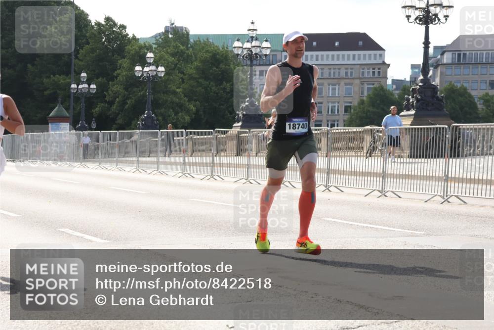 29.06.2025 - hella hamburg halbmarathon Lena Gebhardt http://msf.ph/oto/8422518 29.06.2025 09:42:42 Lombardsbrücke 18740, 2618, 5612, 7331, 7855, 9269, 10468, 11078, 11228, 12360, 13346, 13872, 13913, 14113, 14753, 14836, 15253, 16615, 17614, 18569, 18740, 19041, 19042, 19050, 19076, 19078 meine-sportfotos.de