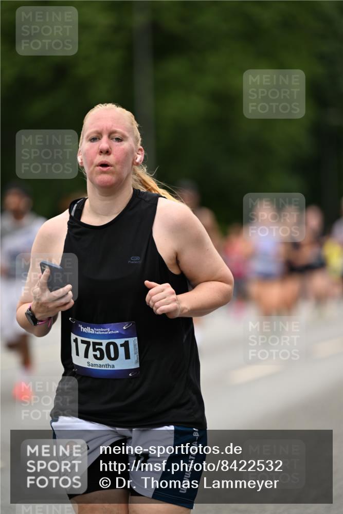 29.06.2025 - hella hamburg halbmarathon Dr. Thomas Lammeyer http://msf.ph/oto/8422532 29.06.2025 10:48:16 Kennedybrücke 1400, 1816, 2258, 2343, 2361, 3597, 4636, 4866, 5001, 5192, 5201, 5214, 5649, 5902, 5905, 6096, 6226, 6334, 6931, 7197, 7205, 8504, 9704, 9879, 10006, 10097, 10220, 11093, 11279 meine-sportfotos.de