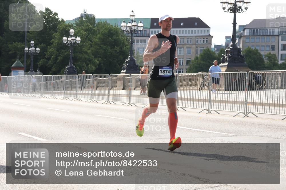 29.06.2025 - hella hamburg halbmarathon Lena Gebhardt http://msf.ph/oto/8422533 29.06.2025 09:42:42 Lombardsbrücke 18740, 2618, 5612, 7331, 7855, 9269, 10468, 11078, 11228, 12360, 13346, 13872, 13913, 14113, 14753, 14836, 15253, 16615, 17614, 18569, 18740, 19041, 19042, 19050, 19076, 19078 meine-sportfotos.de
