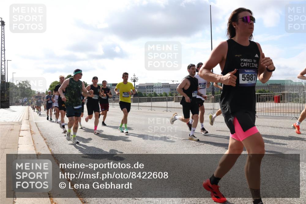 29.06.2025 - hella hamburg halbmarathon Lena Gebhardt http://msf.ph/oto/8422608 29.06.2025 09:51:59 Lombardsbrücke 7000, 1353, 5987, 1773, 5047, 10978, 1057, 1312, 1353, 1520, 1569, 1570, 1604, 1631, 1763, 1903, 2653, 2880, 3305, 3437, 3697, 4297, 4634, 4843, 4865, 4991, 5014, 5047, 5129, 5231, 5336, 5375, 5410, 5690, 5987, 6373, 6490, 6700, 6705, 6711, 6770, 7092, 7105, 7185, 7363, 7710, 8074, 8346, 8359, 8564, 8871, 8900, 9114, 9358, 9364, 9547, 9659, 10319, 10375, 10480, 10669, 10691, 10934, 10978, 11021, 11417, 11714, 11821, 12438, 12623, 12711 meine-sportfotos.de