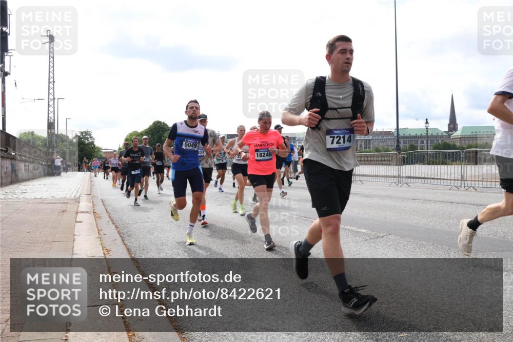 29.06.2025 - hella hamburg halbmarathon Lena Gebhardt http://msf.ph/oto/8422621 29.06.2025 10:18:47 Lombardsbrücke 5, 14532, 5049, 833, 18246, 7214, 1234, 1349, 1521, 1820, 2096, 2335, 2703, 2781, 2802, 2821, 3026, 3105, 3118, 3202, 3529, 3591, 3592, 3631, 4123, 4383, 4718, 4802, 4845, 5049, 5264, 5266, 5323, 5834, 5909, 5910, 6194, 6249, 6332, 6413, 6533, 6736, 7051, 7121, 7160, 7214, 7252, 7454, 8341, 8665, 8780, 9222, 9270, 9272, 9276, 9505, 9549, 9586, 9658, 9748, 9756, 9757, 9834, 10037, 10172, 10467, 10502, 10659, 10687, 10816, 12541, 12548, 12552, 12703, 13341 meine-sportfotos.de