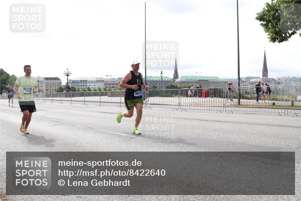 29.06.2025 - hella hamburg halbmarathon Lena Gebhardt http://msf.ph/oto/8422640 29.06.2025 10:27:58 Lombardsbrücke 1148, 9567, 1148, 2080, 3389, 4372, 5177, 5285, 5369, 5604, 5847, 6214, 6632, 7497, 7764, 7978, 8085, 8215, 9567, 9653, 9654, 9688, 10158, 10412, 10413, 11692, 11739, 12780, 12823, 12842, 13043, 13568, 13678, 13860, 14017, 14155, 14206, 15123, 15607, 15608, 16569, 16804, 16838, 17427, 17791, 18012, 18256, 18301, 18626, 18766 meine-sportfotos.de