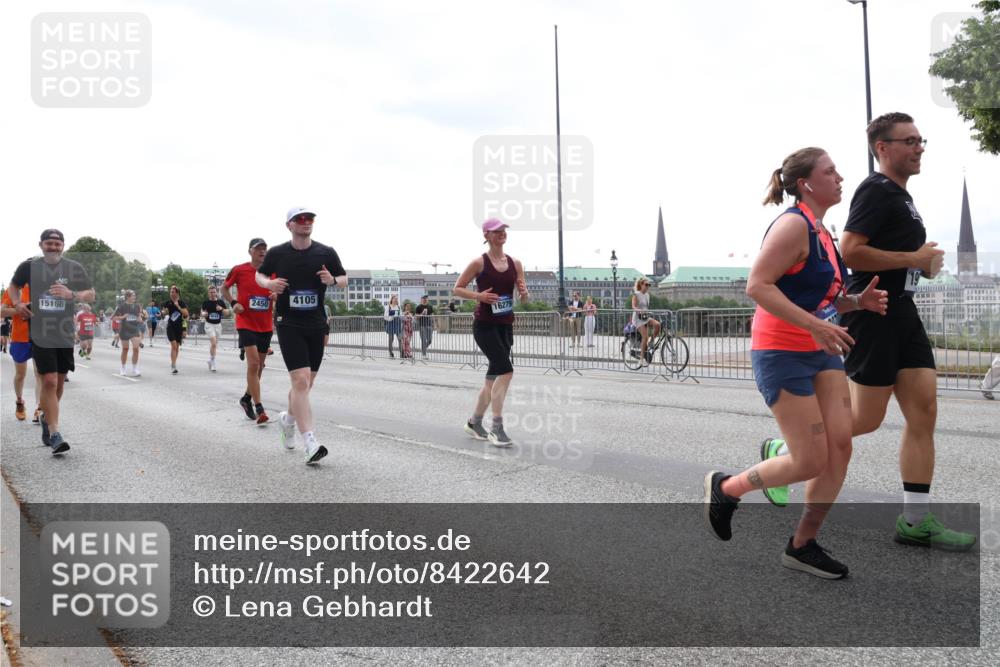 29.06.2025 - hella hamburg halbmarathon Lena Gebhardt http://msf.ph/oto/8422642 29.06.2025 10:43:02 Lombardsbrücke 15168, 2450, 4105, 16279, 1149, 1467, 1656, 1788, 1816, 1964, 1994, 2103, 2158, 2267, 2361, 2401, 2450, 2509, 2940, 2941, 2971, 3074, 3283, 3329, 3378, 3518, 3638, 3764, 3874, 4056, 4092, 4105, 4177, 4302, 4334, 4385, 4680, 4778, 5067, 5268, 5417, 5610, 5720, 5755, 5967, 6120, 6764, 7043, 7461, 7513, 7872, 8161, 8184, 8435, 8529, 8795, 8991, 9072, 9304, 9378, 9644, 9976, 10008, 10180, 10454, 10697, 11142, 11710, 12151, 12441, 13049, 13241 meine-sportfotos.de