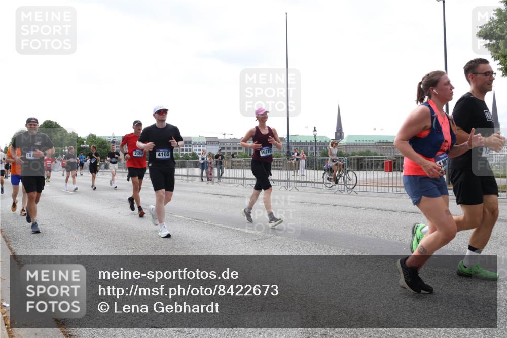 29.06.2025 - hella hamburg halbmarathon Lena Gebhardt http://msf.ph/oto/8422673 29.06.2025 10:43:02 Lombardsbrücke 15, 2450, 4105, 16279, 1149, 1467, 1656, 1788, 1816, 1964, 1994, 2103, 2158, 2267, 2361, 2401, 2450, 2509, 2940, 2941, 2971, 3074, 3283, 3329, 3378, 3518, 3638, 3764, 3874, 4056, 4092, 4105, 4177, 4302, 4334, 4385, 4680, 4778, 5067, 5268, 5417, 5610, 5720, 5755, 5967, 6120, 6764, 7043, 7461, 7513, 7872, 8161, 8184, 8435, 8529, 8795, 8991, 9072, 9304, 9378, 9644, 9976, 10008, 10180, 10454, 10697, 11142, 11710, 12151, 12441, 13049, 13241 meine-sportfotos.de