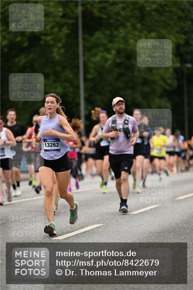 29.06.2025 - hella hamburg halbmarathon Dr. Thomas Lammeyer http://msf.ph/oto/8422679 29.06.2025 10:48:20 Kennedybrücke 1400, 1459, 2258, 2343, 2674, 2733, 3597, 4636, 4866, 5001, 5192, 5201, 5214, 5649, 5902, 5905, 6096, 6226, 6334, 6931, 7197, 8058, 8504, 8591, 9704, 9879, 10006, 10097, 10220, 10553, 11093, 11279 meine-sportfotos.de