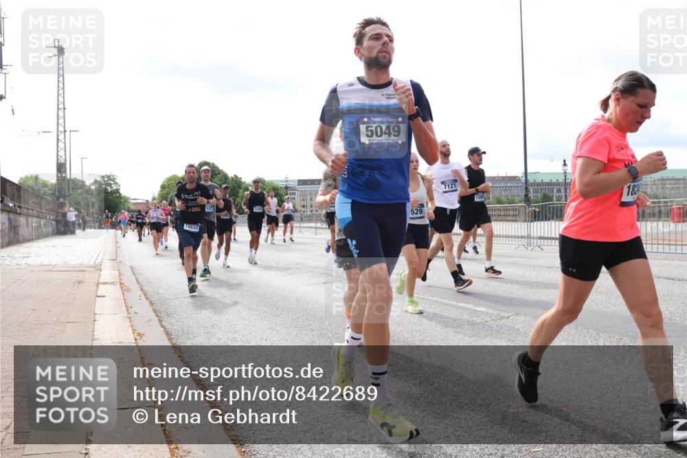 29.06.2025 - hella hamburg halbmarathon Lena Gebhardt http://msf.ph/oto/8422689 29.06.2025 10:18:48 Lombardsbrücke 521, 14532, 5049, 12347, 529, 7121, 1289, 1824, 1234, 1349, 1521, 1820, 2096, 2703, 2781, 2802, 2821, 3026, 3105, 3118, 3202, 3529, 3591, 3592, 3631, 4123, 4383, 4718, 4802, 4845, 5049, 5264, 5266, 5323, 5834, 5909, 5910, 6194, 6249, 6332, 6413, 6533, 6736, 7051, 7121, 7160, 7214, 7252, 7454, 8341, 8665, 8780, 9222, 9270, 9272, 9276, 9505, 9549, 9586, 9658, 9748, 9756, 9757, 10037, 10172, 10467, 10502, 10659, 10687, 10816, 12541, 12548, 12552, 12703, 13341 meine-sportfotos.de