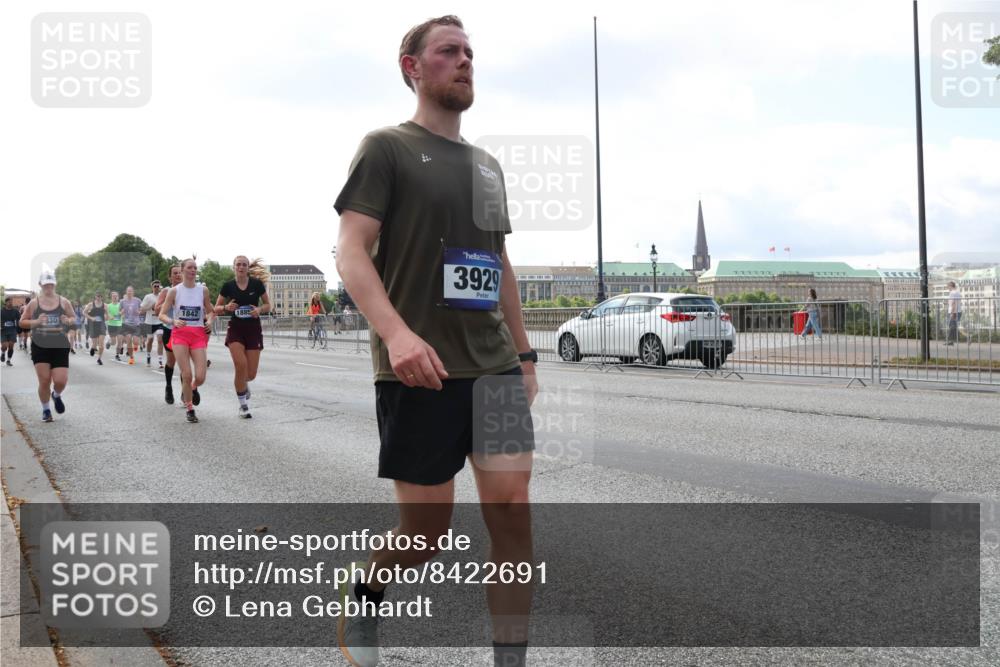 29.06.2025 - hella hamburg halbmarathon Lena Gebhardt http://msf.ph/oto/8422691 29.06.2025 10:06:02 Lombardsbrücke 1842, 3929, 1229, 1448, 1830, 1842, 2471, 2540, 2624, 3062, 3461, 3929, 4169, 4542, 4868, 5431, 5762, 6014, 6314, 7138, 7741, 8051, 8316, 8894, 8909, 9339, 9361, 9477, 9736, 9737, 9738, 9917, 10781, 10791, 10998, 11958, 13042, 13054, 13481, 14369, 14987, 15113, 15145, 15229, 15537, 15766, 15772, 16441, 16687, 17239, 17731, 17740, 17746, 17885, 18768, 18857, 18966, 18973, 19248 meine-sportfotos.de