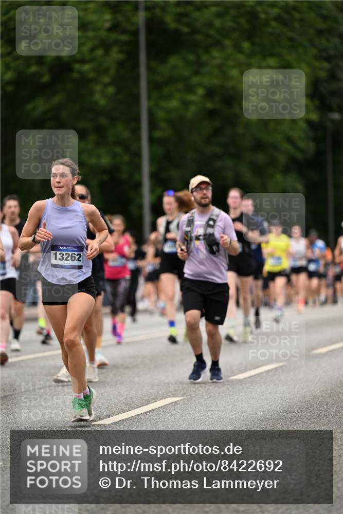 29.06.2025 - hella hamburg halbmarathon Dr. Thomas Lammeyer http://msf.ph/oto/8422692 29.06.2025 10:48:20 Kennedybrücke 1400, 1459, 2258, 2343, 2674, 2733, 3597, 4636, 4866, 5001, 5192, 5201, 5214, 5649, 5902, 5905, 6096, 6226, 6334, 6931, 7197, 8058, 8504, 8591, 9704, 9879, 10006, 10097, 10220, 10553, 11093, 11279 meine-sportfotos.de