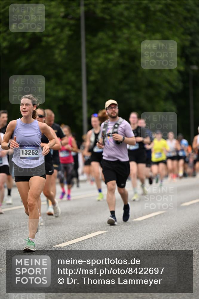 29.06.2025 - hella hamburg halbmarathon Dr. Thomas Lammeyer http://msf.ph/oto/8422697 29.06.2025 10:48:20 Kennedybrücke 1400, 1459, 2258, 2343, 2674, 2733, 3597, 4636, 4866, 5001, 5192, 5201, 5214, 5649, 5902, 5905, 6096, 6226, 6334, 6931, 7197, 8058, 8504, 8591, 9704, 9879, 10006, 10097, 10220, 10553, 11093, 11279 meine-sportfotos.de
