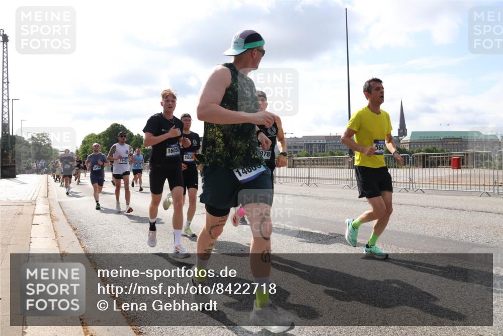 29.06.2025 - hella hamburg halbmarathon Lena Gebhardt http://msf.ph/oto/8422718 29.06.2025 09:52:00 Lombardsbrücke 12438, 15451, 16052, 1830, 4000, 978, 5047, 1057, 1312, 1353, 1520, 1569, 1570, 1604, 1631, 1763, 1903, 2653, 2880, 3305, 3437, 3697, 4297, 4634, 4843, 4865, 4991, 5014, 5047, 5129, 5231, 5336, 5375, 5410, 5690, 5987, 6373, 6490, 6700, 6705, 6711, 6770, 7092, 7105, 7185, 7363, 7710, 8074, 8346, 8359, 8564, 8871, 8900, 9114, 9358, 9364, 9444, 9547, 9659, 10319, 10375, 10480, 10669, 10691, 10934, 10978, 11021, 11417, 11714, 11821, 12438, 12623, 12711, 13728 meine-sportfotos.de