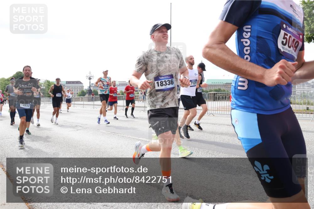 29.06.2025 - hella hamburg halbmarathon Lena Gebhardt http://msf.ph/oto/8422751 29.06.2025 10:18:49 Lombardsbrücke 15402, 231, 5, 2013, 14532, 881, 12347, 16196, 18336, 7121, 509, 1234, 1349, 1521, 1820, 2096, 2703, 2781, 2802, 2821, 3026, 3105, 3118, 3202, 3529, 3591, 3592, 3631, 4123, 4383, 4718, 4802, 4845, 5049, 5264, 5266, 5323, 5834, 5909, 5910, 6194, 6249, 6332, 6413, 6533, 6736, 7051, 7121, 7160, 7214, 7252, 7454, 8341, 8665, 8780, 9222, 9270, 9272, 9276, 9505, 9549, 9586, 9658, 9748, 9756, 9757, 10037, 10172, 10467, 10502, 10659, 10687, 10816, 12541, 12548, 12552, 12703, 13341 meine-sportfotos.de
