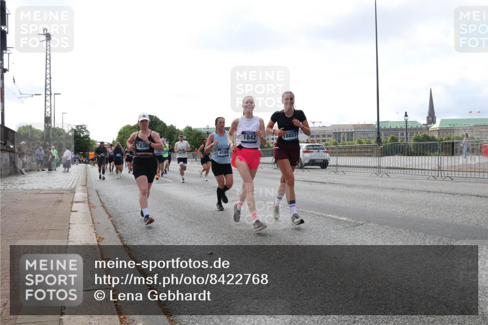 29.06.2025 - hella hamburg halbmarathon Lena Gebhardt http://msf.ph/oto/8422768 29.06.2025 10:06:03 Lombardsbrücke 1842, 8857, 1830, 4169, 1229, 1448, 1830, 1842, 2471, 2540, 3062, 3461, 3929, 4169, 4542, 4868, 5431, 5762, 6014, 6314, 7138, 7741, 8051, 8316, 8894, 8909, 9339, 9361, 9477, 9917, 10781, 10791, 10998, 11958, 13042, 13054, 13481, 13863, 14369, 14987, 15113, 15145, 15229, 15537, 15766, 15772, 16441, 16687, 17239, 17731, 17740, 17746, 17885, 18768, 18857, 18966, 18973, 19248 meine-sportfotos.de