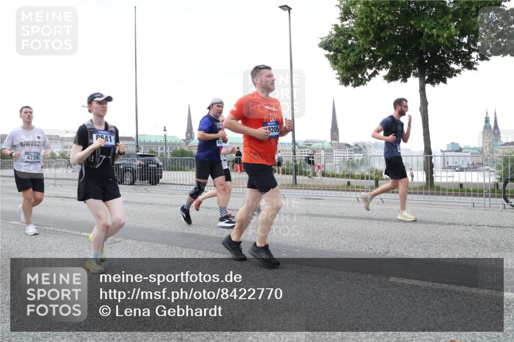 29.06.2025 - hella hamburg halbmarathon Lena Gebhardt http://msf.ph/oto/8422770 29.06.2025 10:52:53 Lombardsbrücke 4729, 41, 8205, 1369, 1826, 2146, 2291, 2362, 2420, 2528, 2701, 2983, 2988, 3140, 3227, 3787, 4591, 4626, 4729, 5360, 6135, 6521, 7032, 7511, 7681, 7737, 7812, 8641, 9068, 9070, 9103, 9545, 10055, 10080, 10392, 10417, 10568, 10600, 10661, 10879, 10928, 10981, 11297, 11520, 11524, 11919, 12127, 12128, 12994, 13489, 13916, 13917, 14009, 14765, 14807, 14977, 14979, 16137 meine-sportfotos.de