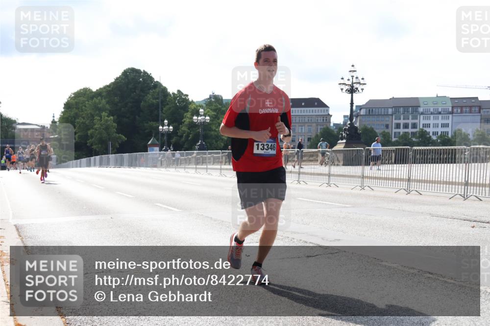 29.06.2025 - hella hamburg halbmarathon Lena Gebhardt http://msf.ph/oto/8422774 29.06.2025 09:42:46 Lombardsbrücke 13346, 2618, 5612, 7331, 7855, 9269, 10468, 11078, 11228, 12360, 12529, 12992, 13346, 13872, 13913, 14113, 14753, 14836, 15253, 16615, 17614, 18569, 18740, 19041, 19042, 19050, 19076, 19078 meine-sportfotos.de
