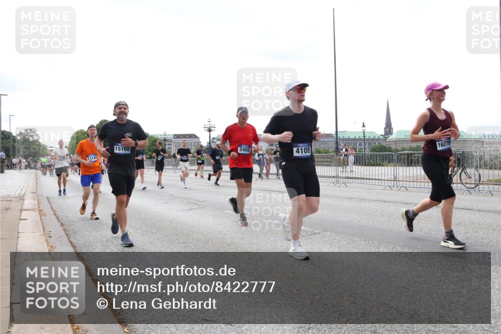 29.06.2025 - hella hamburg halbmarathon Lena Gebhardt http://msf.ph/oto/8422777 29.06.2025 10:43:03 Lombardsbrücke 11142, 15168, 9644, 2450, 4105, 16279, 1149, 1467, 1656, 1788, 1816, 1964, 2103, 2158, 2267, 2361, 2401, 2450, 2509, 2940, 2941, 2971, 3074, 3283, 3329, 3378, 3518, 3638, 3764, 4056, 4092, 4105, 4177, 4302, 4334, 4385, 4680, 5067, 5268, 5417, 5610, 5720, 5755, 5967, 6120, 6764, 7043, 7461, 7513, 7872, 8161, 8184, 8435, 8529, 8795, 8991, 9072, 9304, 9378, 9644, 9976, 10008, 10180, 10454, 10697, 11142, 11710, 12151, 12441, 13049, 13241 meine-sportfotos.de