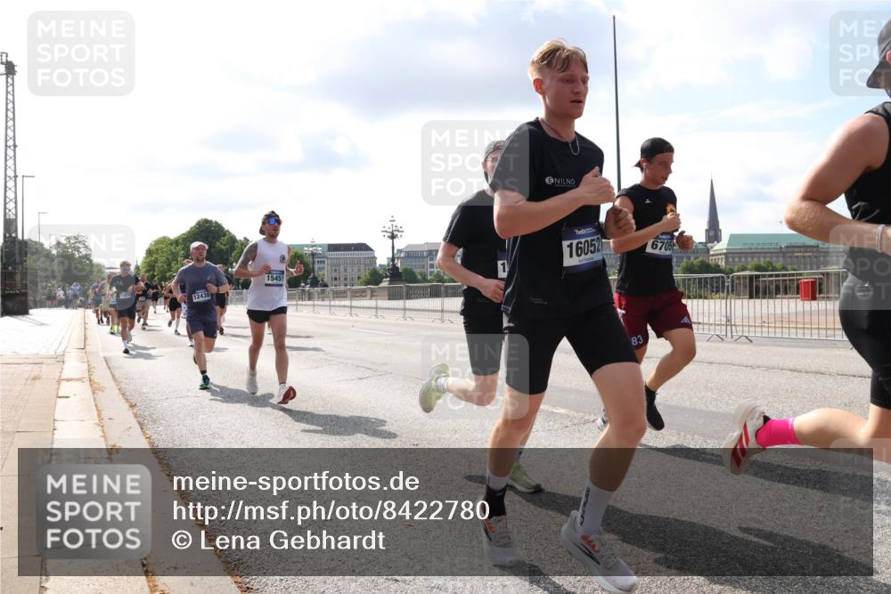 29.06.2025 - hella hamburg halbmarathon Lena Gebhardt http://msf.ph/oto/8422780 29.06.2025 09:52:01 Lombardsbrücke 12438, 15451, 16052, 6705, 068666, 83, 1057, 1312, 1353, 1520, 1569, 1570, 1604, 1631, 1763, 1903, 2653, 2880, 3305, 3437, 3697, 4634, 4843, 4865, 4991, 5014, 5047, 5129, 5231, 5336, 5410, 5690, 5987, 6373, 6490, 6700, 6705, 6711, 6770, 7092, 7105, 7185, 7363, 7710, 8074, 8346, 8359, 8564, 8871, 8900, 9114, 9358, 9364, 9444, 9547, 9659, 10319, 10375, 10480, 10493, 10669, 10691, 10934, 10978, 11021, 11417, 11714, 11821, 12438, 12623, 12711, 13728 meine-sportfotos.de