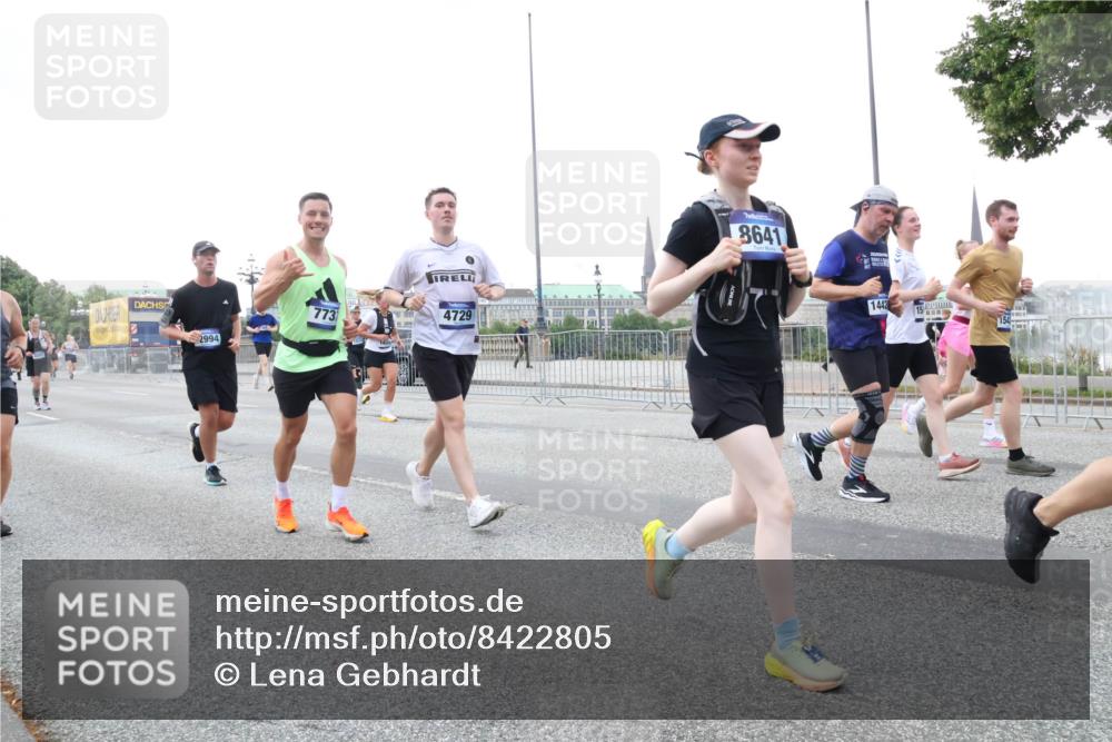 29.06.2025 - hella hamburg halbmarathon Lena Gebhardt http://msf.ph/oto/8422805 29.06.2025 10:52:53 Lombardsbrücke 7731, 2994, 4729, 8641, 1442, 15, 1543, 1369, 1826, 2146, 2291, 2362, 2420, 2528, 2701, 2983, 2988, 3140, 3227, 3787, 4591, 4626, 4729, 5360, 6135, 6521, 7032, 7511, 7681, 7737, 7812, 8641, 9068, 9070, 9103, 9545, 10055, 10080, 10392, 10417, 10568, 10600, 10661, 10879, 10928, 10981, 11297, 11520, 11524, 11919, 12127, 12128, 12994, 13489, 13916, 13917, 14009, 14765, 14807, 14977, 14979, 16137 meine-sportfotos.de