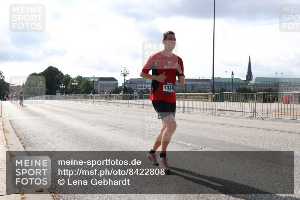 29.06.2025 - hella hamburg halbmarathon Lena Gebhardt http://msf.ph/oto/8422808 29.06.2025 09:42:47 Lombardsbrücke 13346, 2618, 5612, 7331, 7855, 9269, 10468, 11078, 11228, 12360, 12529, 12992, 13346, 13872, 13913, 14113, 14753, 14836, 15253, 16615, 17614, 18569, 18740, 19041, 19042, 19050, 19076, 19078 meine-sportfotos.de